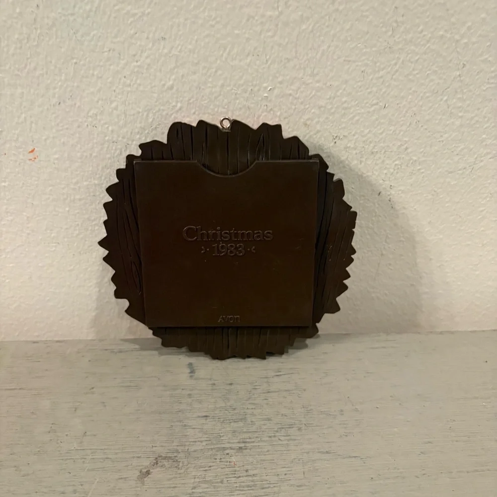 VTG Avon 1983 Christmas Wreath Photo Ornament
